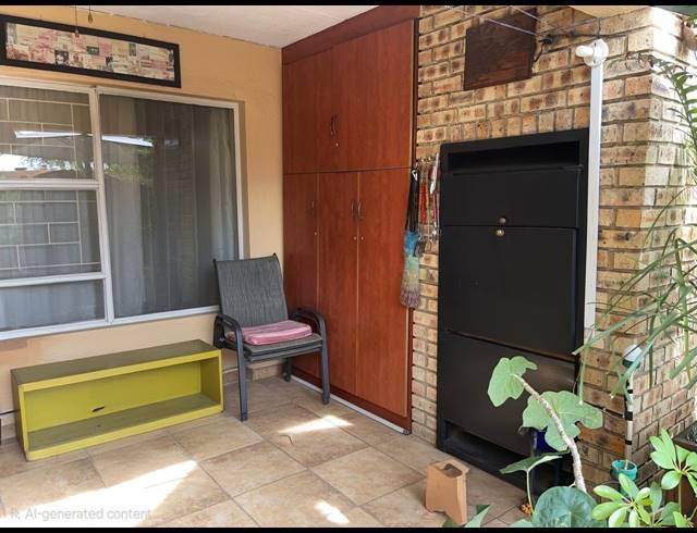 2 BEDROOM FLAT FOR SALE IN VANDERBIJLPARK SE 2